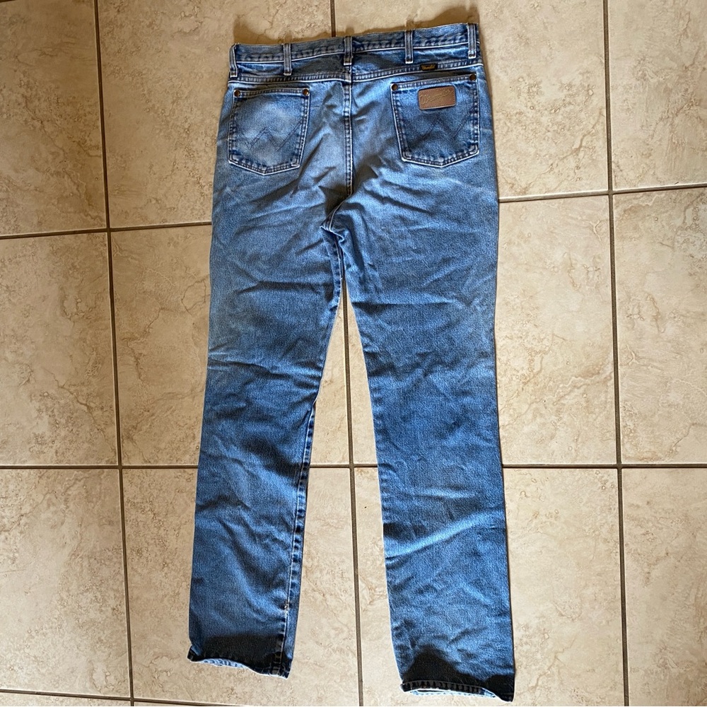 Classic Wrangler Denim Jeans - Picture 4 of 8